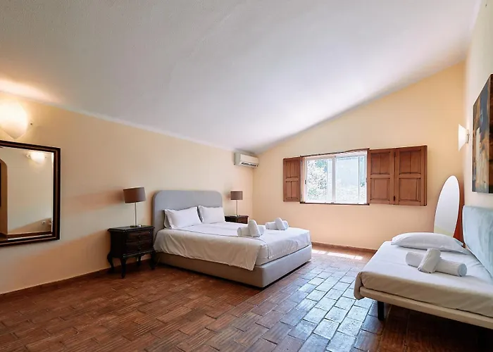 Quinta Dos Vales Wine Estate Landhuis Estômbar